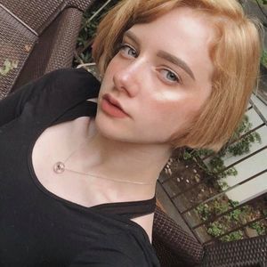 Meet your Posher, Ava